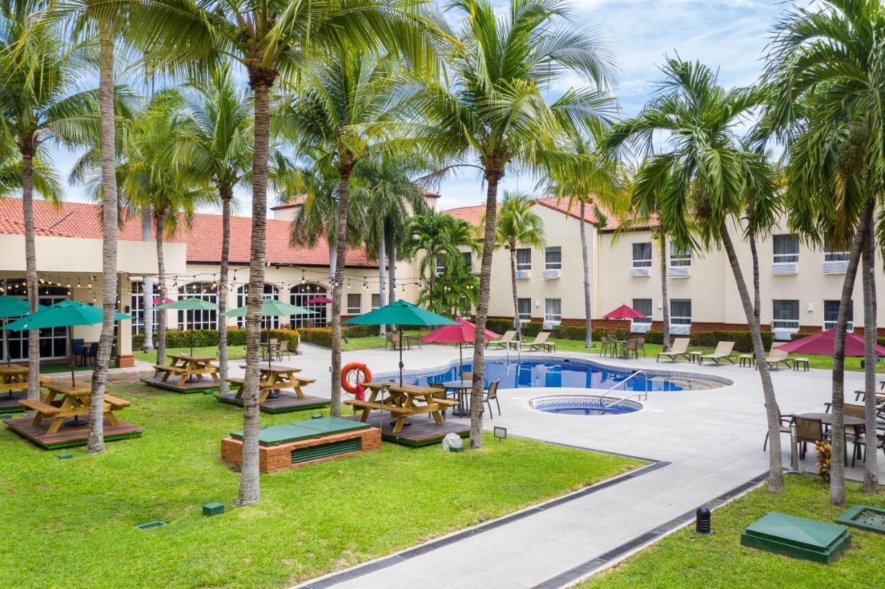Quality Hotel Real Aeropuerto San Salvador San Luis Exterior foto